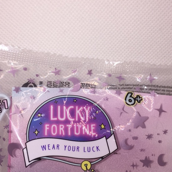 Lucky Fortune Wear Your Luck Mystery Pack New - Picture 2 of 9